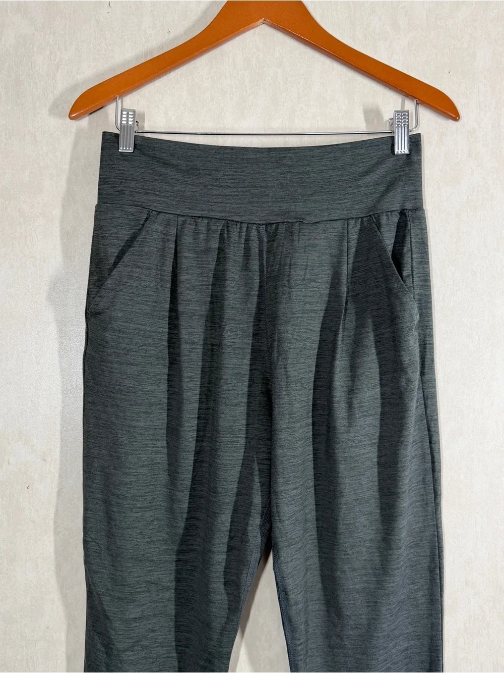 Vuori Women’s Lux At Ease Harem Pants High Rise Soft Jersey in Heather Gray M